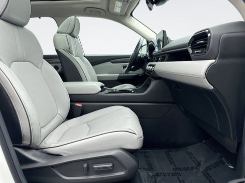 Used 2025 Honda Pilot Elite image 19