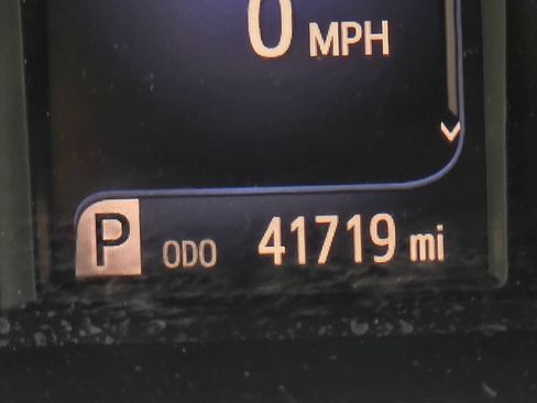 Used 2016 Toyota Camry LE FWD image 27