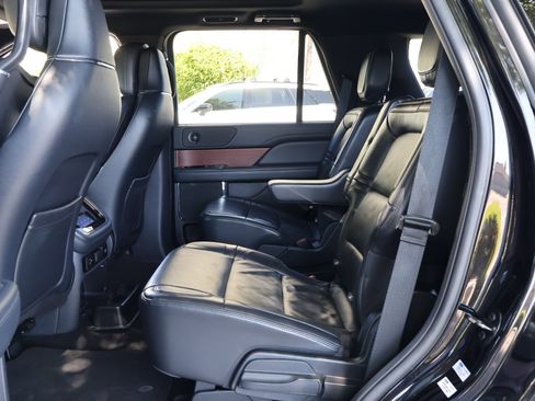 Used 2022 Lincoln Navigator Reserve RWD image 19