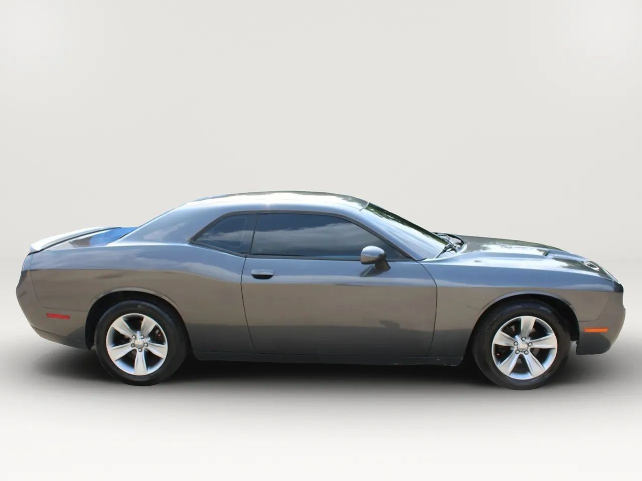 Used 2018 Dodge Challenger SXT RWD image 11