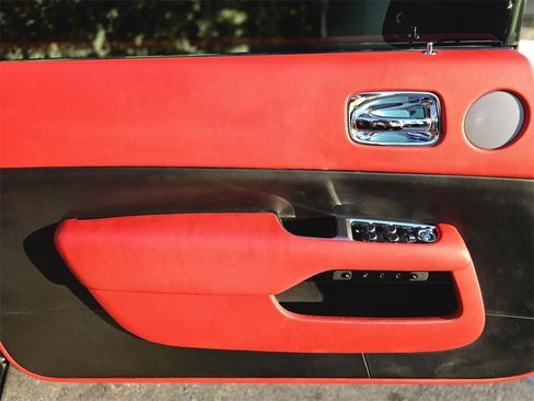 Used 2020 Rolls-Royce Dawn image 9