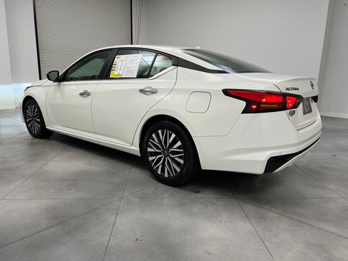 Used 2025 Nissan Altima 2.5 SV FWD image 6