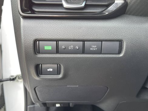 Used 2024 Nissan Sentra SV w/ All-Weather Package FWD image 15