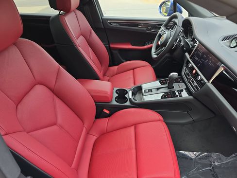 Used 2026 Porsche Macan AWD/4WD image 27