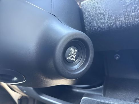 Used 2026 RAM ProMaster 2500 w/ Convenience Group FWD image 19
