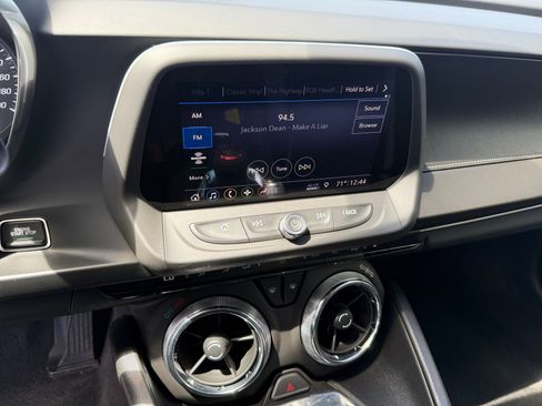 Used 2019 Chevrolet Camaro SS RWD image 12