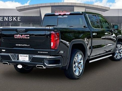 Used 2023 GMC Sierra 1500 Denali w/ Denali Reserve Package AWD/4WD image 2