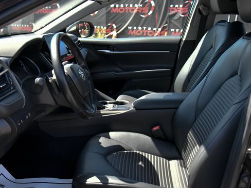 Used 2023 Toyota Camry SE FWD image 18
