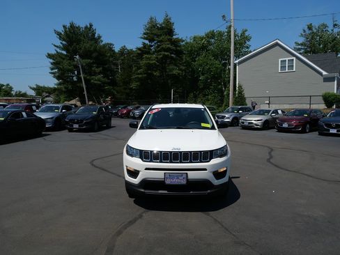 Used 2020 Jeep Compass Sport w/ Tech Group AWD/4WD image 3