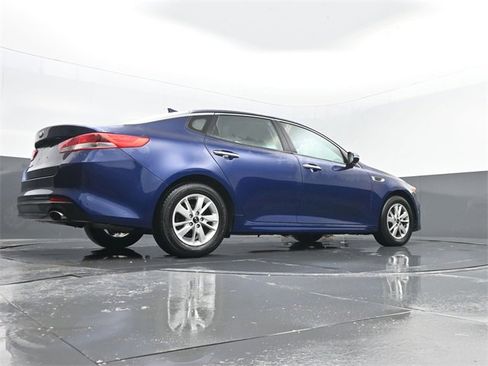Used 2018 Kia Optima LX image 22