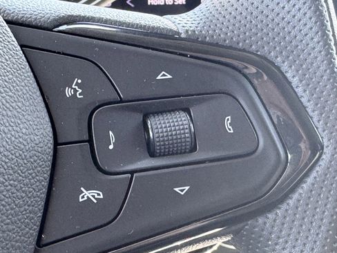 Used 2025 Chevrolet Trax LT image 9