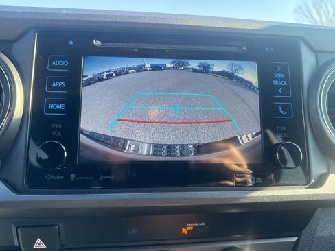 Used 2019 Toyota Tacoma TRD Off-Road image 33