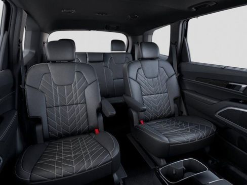 Used 2025 Kia Telluride AWD image 16