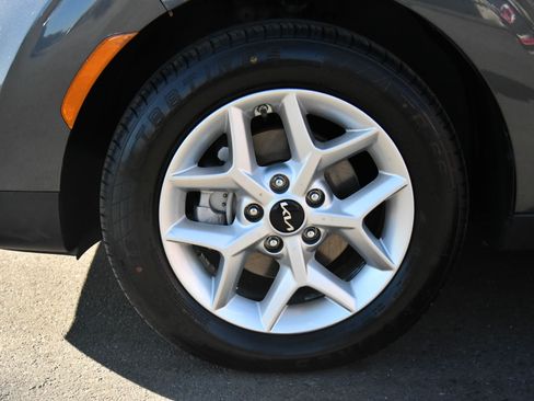 Used 2024 Kia Soul LX w/ Option Group 015 FWD image 12