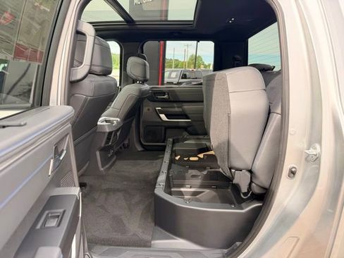 Used 2023 Toyota Tundra Platinum image 11