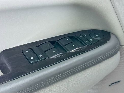 Used 2015 Buick Enclave Premium image 18