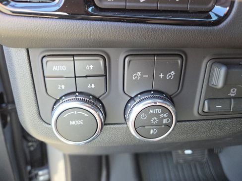 New 2026 GMC Yukon Elevation w/ Elevation Premium Package AWD/4WD image 8