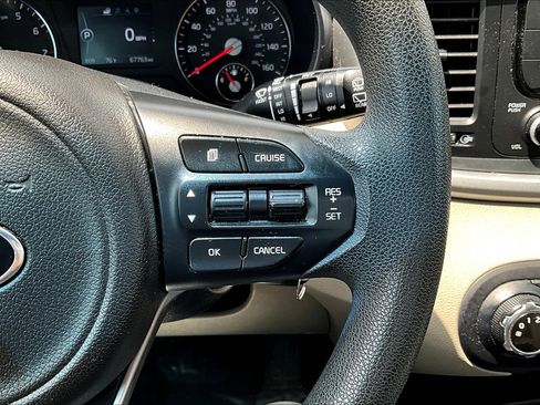 Used 2017 Kia Sorento LX image 18