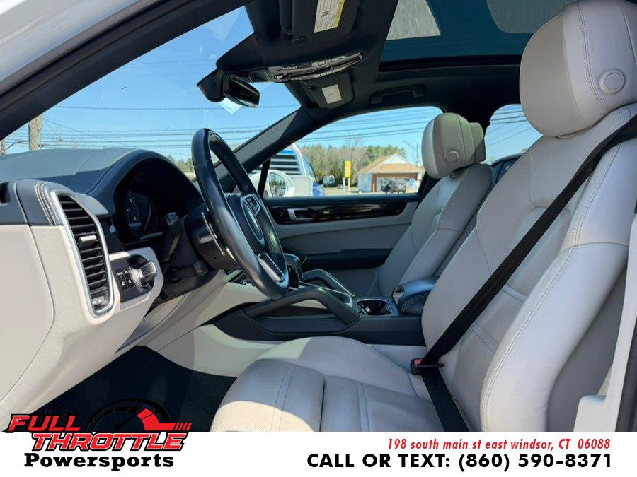 Used 2021 Porsche Cayenne AWD/4WD image 22