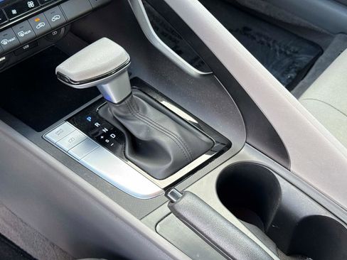 Used 2023 Hyundai Elantra SEL image 24