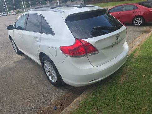 Used 2010 Toyota Venza FWD image 6