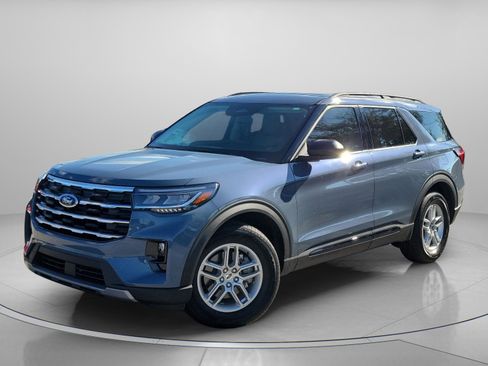 New 2026 Ford Explorer Active w/ Active Comfort Package image 2