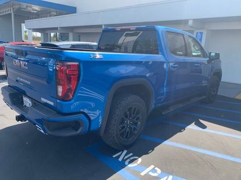 Used 2022 GMC Sierra 1500 Elevation w/ X31 Off-Road Package AWD/4WD image 4