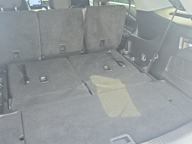 Certified 2023 Ford Explorer XLT RWD image 8