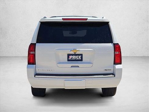 Used 2018 Chevrolet Suburban Premier RWD image 7