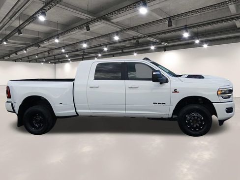 Used 2024 RAM 3500 Laramie w/ Night Edition AWD/4WD image 17