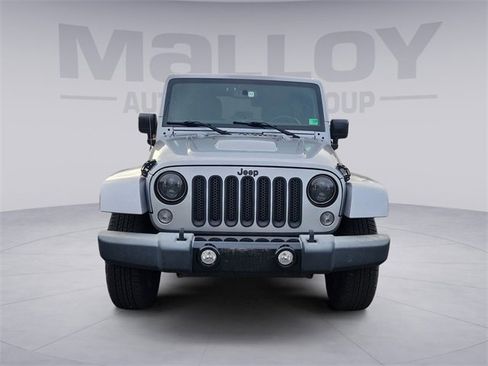 Used 2015 Jeep Wrangler Unlimited Sahara image 8