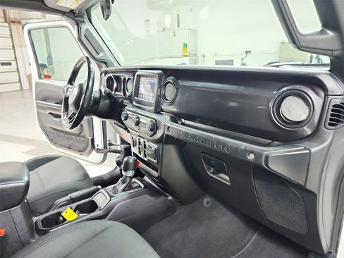 Used 2021 Jeep Wrangler Unlimited Sport image 33