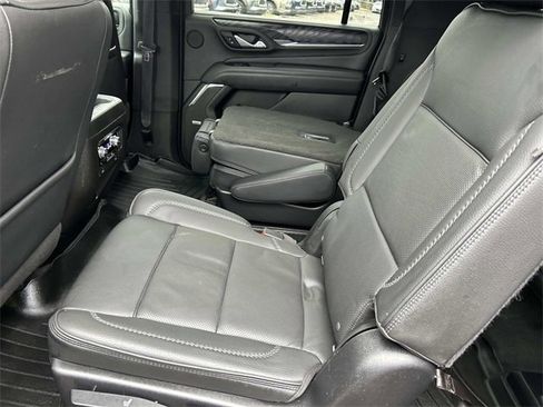 Used 2022 GMC Yukon XL Denali w/ Advanced Technology Package image 22