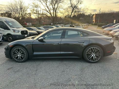 Used 2024 Porsche Taycan image 11