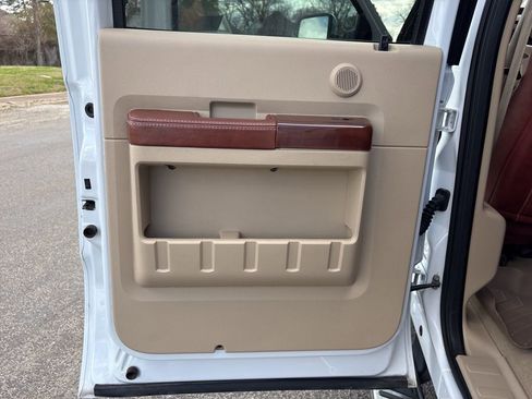 Used 2010 Ford F250 image 17