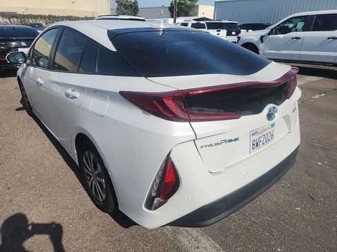 Used 2021 Toyota Prius Prime Limited w/ Carpet Mat Package (TMS) FWD image 10