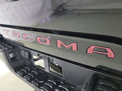 Used 2016 Toyota Tacoma TRD Sport w/ Towing Package image 61