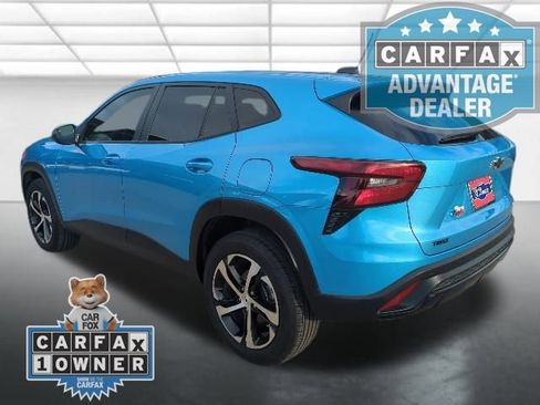 Used 2025 Chevrolet Trax RS w/ Driver Confidence Package image 2