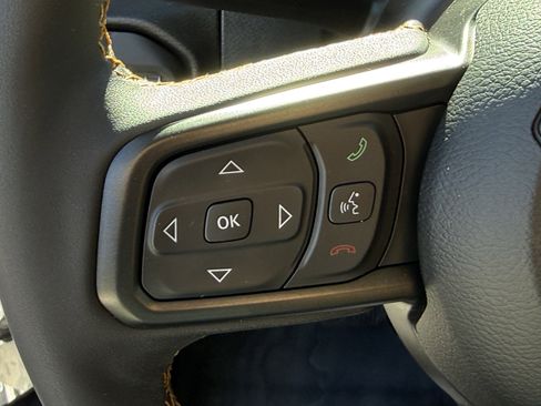 Used 2024 Jeep Gladiator Sport image 16