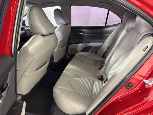 Used 2023 Toyota Camry SE image 18