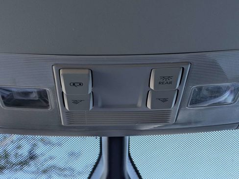 Used 2023 Volkswagen Atlas SE w/ Black Wheel Package FWD image 26