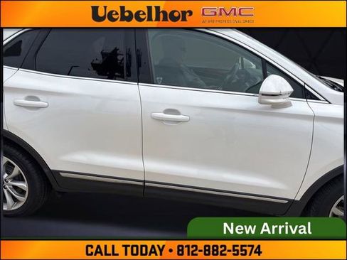 Used 2019 Lincoln MKC Select w/ Select Plus Package FWD image 3
