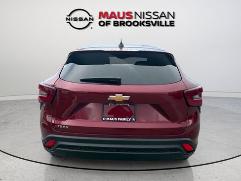 Used 2025 Chevrolet Trax LS FWD image 7