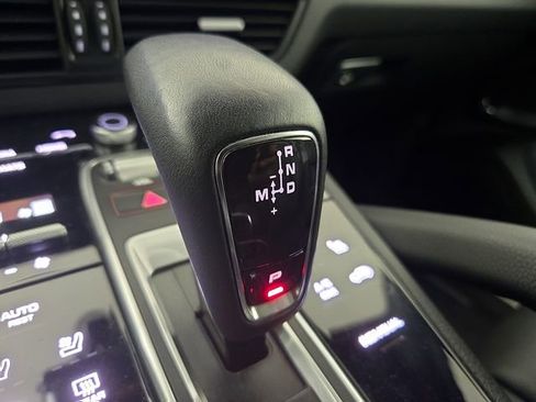 Used 2023 Porsche Cayenne AWD/4WD image 16