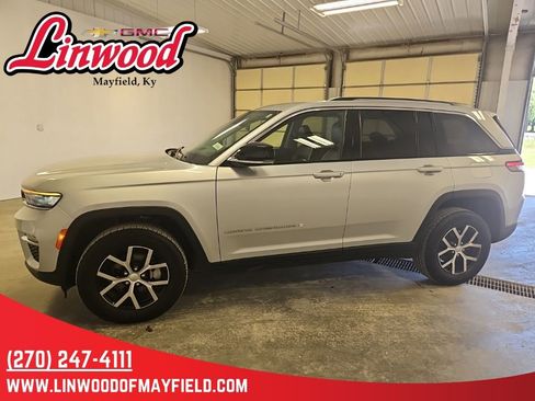 Used 2023 Jeep Grand Cherokee Limited AWD/4WD image 5