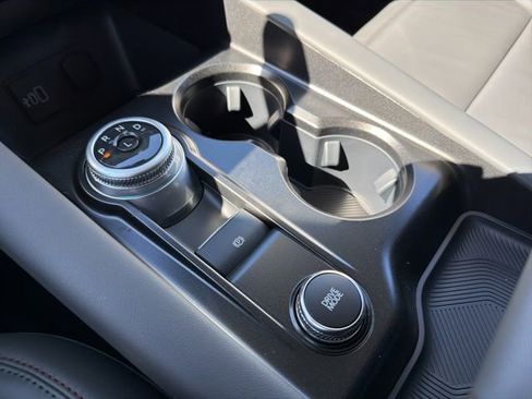 New 2026 Ford Explorer Active w/ Active Comfort Package image 21