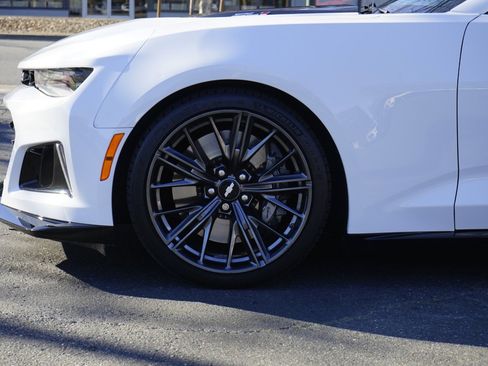 Used 2018 Chevrolet Camaro ZL1 image 13