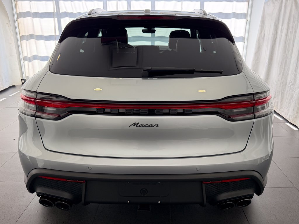 Certified 2026 Porsche Macan AWD/4WD image 8