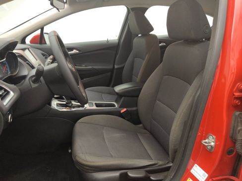 Used 2018 Chevrolet Cruze LS image 17