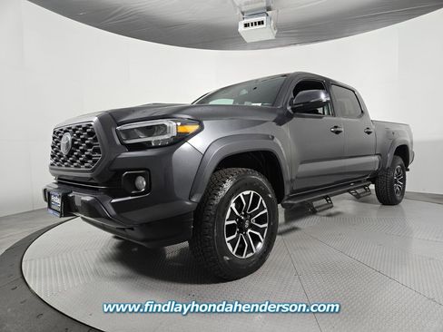Used 2022 Toyota Tacoma TRD Sport image 2